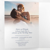 Marine blauw wit monogram bruiloft maaltijd opties drieluik uitnodiging (Binnenzijde eerst)