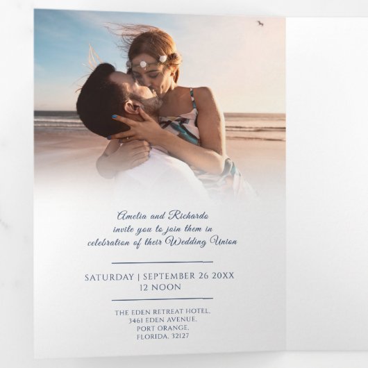 Marine blauw wit monogram bruiloft maaltijd opties drieluik uitnodiging (Binnenzijde eerst)