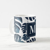 Marine Blauw & Wit Monstera Blad Monogram Koffiemok (Voorkant links)