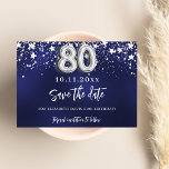 Marine blauw zilveren sterren 80e verjaardag save the date<br><div class="desc">Een moderne en elegante Save the Date voor een 80e verjaardagsdeel. Een marineblauwe achtergrond versierd met faux zilveren sterren. Een datum en naam personaliseren en toevoegen. De kleur van het blauw is ongelijk. De tekst: Save the Date is geschreven met een groot trendy handgeschreven stijlscript.</div>