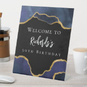 Marine blauw zwart agaat welkom verjaardag reclamebord met voetstuk (Insitu)