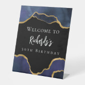 Marine blauw zwart agaat welkom verjaardag reclamebord met voetstuk (Voorkant)