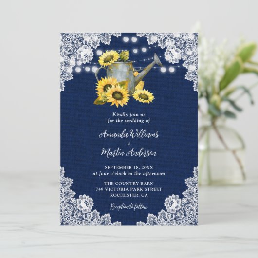 Marine Blauwe Zonnebloem Watering Kan Lace Wedding Kaart (Staand voorkant)