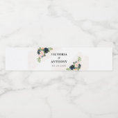 Marine & Blush Roze Bloemen Bruiloft Waterfles Etiket (Enkel label)