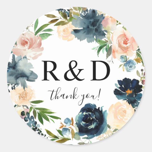 Marine & Dusty Blauw & Roze Blush Bloemen Monogram Ronde Sticker (Voorkant)