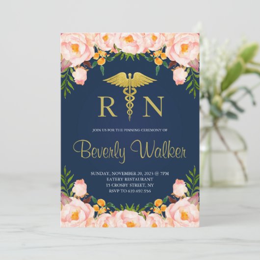 Marine en Blush Bloemen Verpleegster Pinning Cerem Kaart (Staand voorkant)