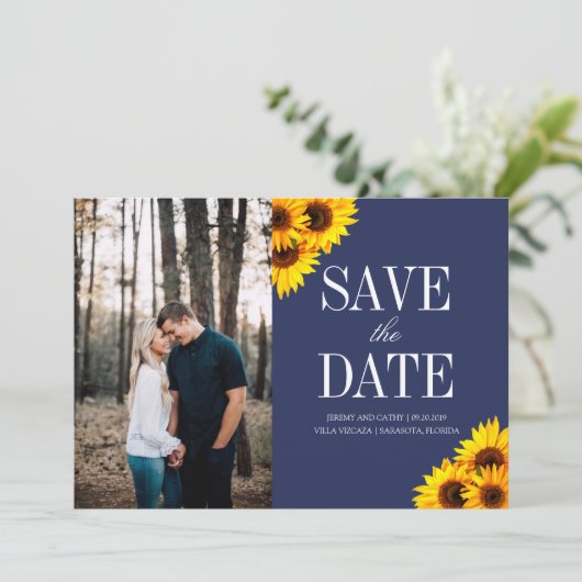 Marine en gele zonnebloemen redden de datum save the date (Staand voorkant)