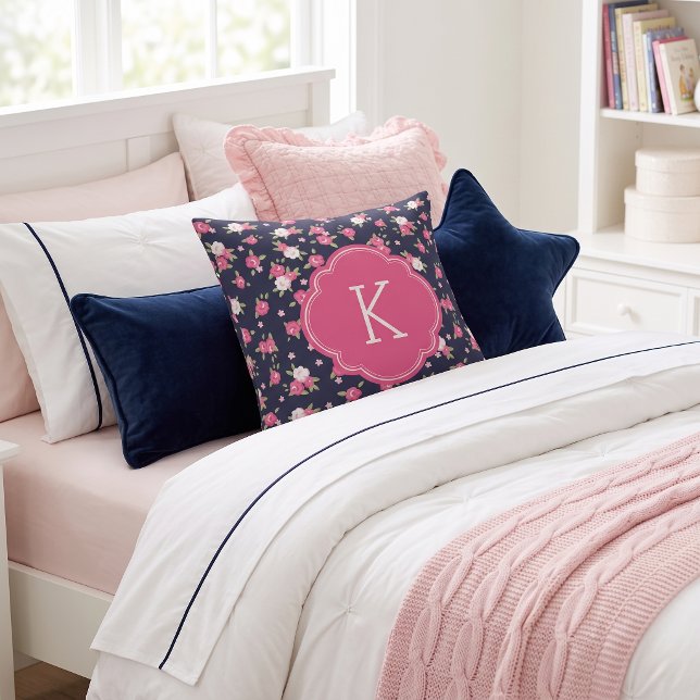 Marine en Roze Chic Vintage Bloemendruk Monogram Kussen (Creator heeft geüpload)