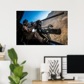 Marine Gunner Unloads on a Target Poster (Thuiskantoor)