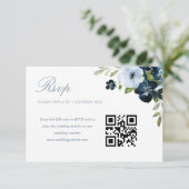 marine & lichtblauw bloemenbruiloft QR code rsvp k Kaartje (Staand voorkant)