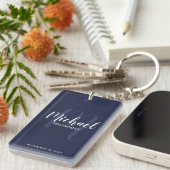 Marine Modern Script Gepersonaliseerde Groomsmen Sleutelhanger (Voorkant Rechts)