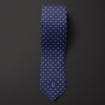 Marine Nautical Captains stuurwiel Stropdas<br><div class="desc">Klassiek eenvoudig maar elegant patroon met een stuurwiel van de kapitein ontworpen om schippers en zeelieden aan te spreken. Ideaal voor zakelijk draag. Kan worden gepersonaliseerd met een monogram. Bekijk zeker de bijpassende sokken met hetzelfde ontwerp als creëer een combinatiecadeau voor Vaderdag,  verjaardagen en andere speciale gelegenheden.</div>
