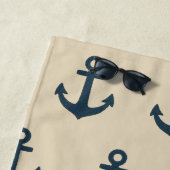 marineblauw anker met Monogram Beige Coastal Strandlaken (In situ)