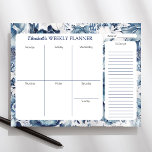 Marineblauw Bloemen Gepersonaliseerd Wekelijks Pla Notitieblok<br><div class="desc">Waarom niet op een mooie manier georganiseerd worden? Deze planner pad sport een achtergrond van oversized marineblauw bloeit die een  gevoel oproept. Veel ruimte om alles op te schrijven wat je elke week moet bereiken.</div>