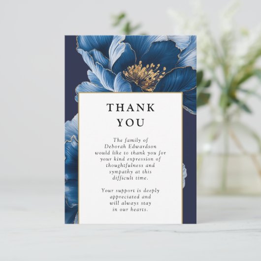 Marineblauw Bloemen Viering van het Leven Uitvaart Bedankkaart (Staand voorkant)