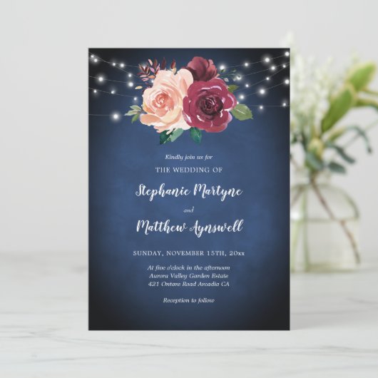 Marineblauw Blush Bourgondische Rozen Lichten Brui Kaart (Staand voorkant)