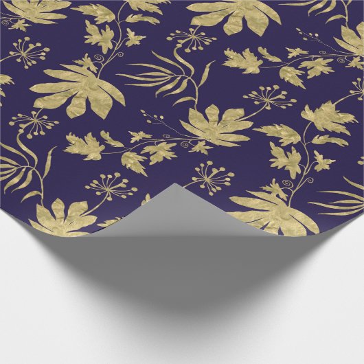 Marineblauw en goudkleurige Planten en bladeren Cadeaupapier (Hoek)