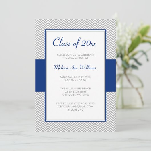 Marineblauw en grijs Chevron Graduation Party Kaart (Staand voorkant)