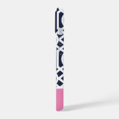 Marineblauw en Roze Trellis Monogram iPhone 15 Case (Linkerkant)