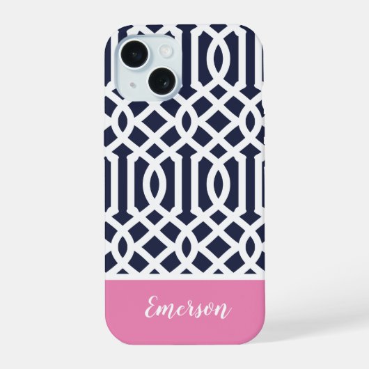 Marineblauw en Roze Trellis Monogram iPhone 15 Case (Achterkant)