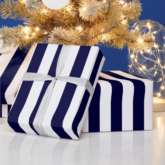 Marineblauw en wit extra groot streeppatroon cadeaupapier (Feestdagen)