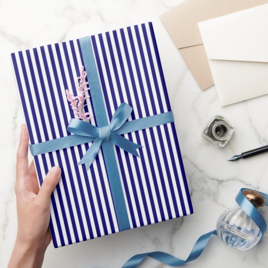 Marineblauw en witte strepen cadeaupapier (Geschenken)