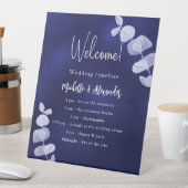 Marineblauw eucalyptus bruiloft programma tijdlijn reclamebord met voetstuk (Insitu)