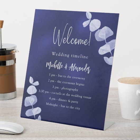Marineblauw eucalyptus bruiloft programma tijdlijn reclamebord met voetstuk (Insitu)
