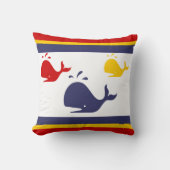 marineblauw, geel en rode walvissen op witte kussen (Voorkant)