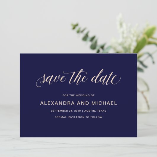 Marineblauw met Blush Typografie | De datum opslaa Save The Date (Staand voorkant)