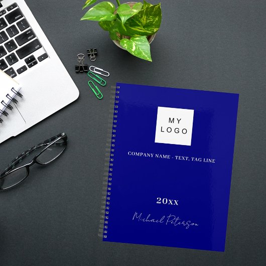 Marineblauw naam script bedrijfslogo 2027 planner