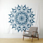 Marineblauw op witte mandala wandkleed (In Situ (horizontaal))
