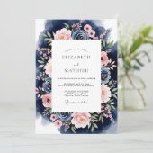 Marineblauw Roze Bloemenslinger Bruiloft Kaart (Staand voorkant)