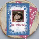 marineblauw - roze roze bat Mitzvah foto Folie Uitnodiging<br><div class="desc">botanische bat mitzvah uitnodigingen zijn perfect voor marineblauw en bruine roze kleurenpaletten. Zilverfolie wilde bloemen en Star van David zijn een mooie afwerking. Verander gemakkelijk de kleuren van de folie en de doopvontkleuren. Deze rustige bloemige uitnodiging is veelzijdig voor thema's van de heethoofdmachine, de roze roos, de blauwe grijze verjaardagsfeestjes....</div>