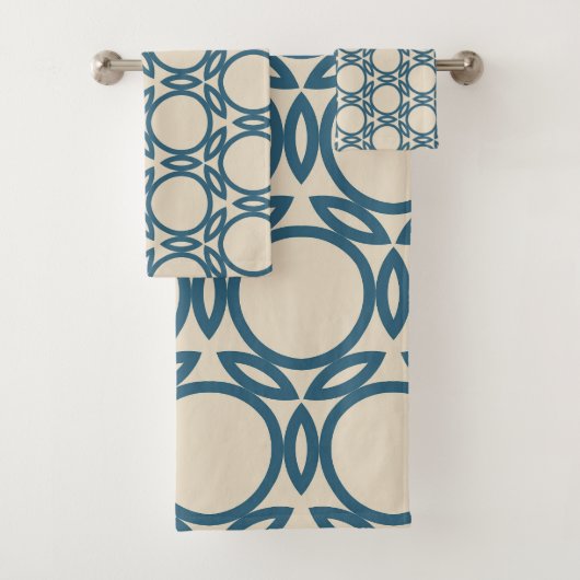 Marineblauw Taupe Geo Design Bad Handdoek (Insitu)