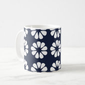 Marineblauw Witte Bloem Koffiemok (Voorkant links)