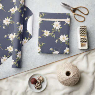 Marineblauw Witte Bloemen Cadeaupapier