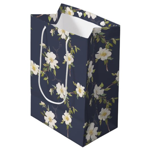 Marineblauw Witte Bloemen Medium Cadeauzakje (Voorkant Gekanteld)
