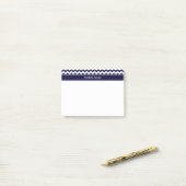 Marineblauw Witte Chevron Marine Naam Monogram Post-it® Notes (Op bureau)