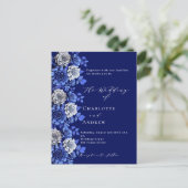 Marineblauw zilveren bloemen script bruiloft uitnodiging briefkaart (Staand voorkant)