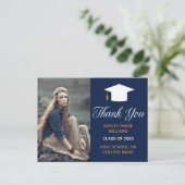 Marineblauwe afstudeerfoto 2025 afstudeerbedankt briefkaart (Staand voorkant)