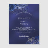 Marineblauwe bloemen elegante luxe bruiloft magnetische uitnodiging (Voorkant)