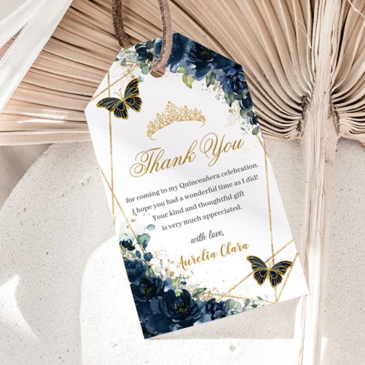 Marineblauwe bloemenvlinders Quince 16e verjaardag Cadeaulabel