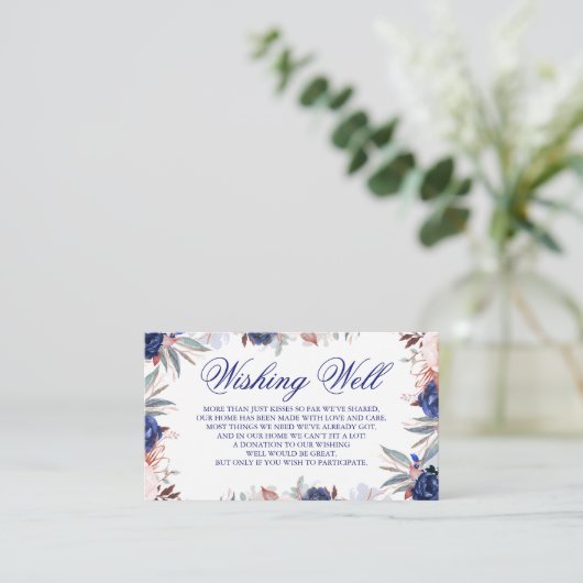 Marineblauwe bloemige bruiloftswensput informatiekaartje (Staand voorkant)