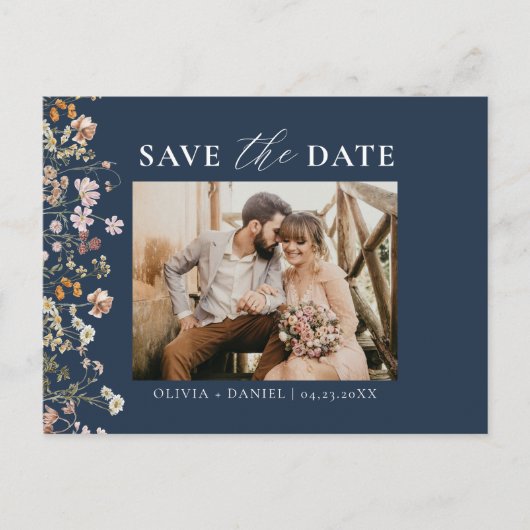 Marineblauwe QR-code Wilde Bloem Bruiloft Aankondigingskaart (Voorkant)