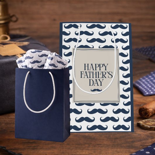 Marineblauwe Snor Patroon Gelukkige Vaderdag Medium Cadeauzakje
