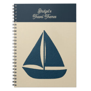 marineblauwe zeilboot met Beige naam Kustreis Notitieboek