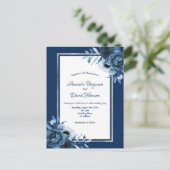 Marineblauwe zilverwitte floralen trouwuitnodiging briefkaart (Staand voorkant)