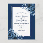 Marineblauwe zilverwitte floralen trouwuitnodiging briefkaart (Voorkant)