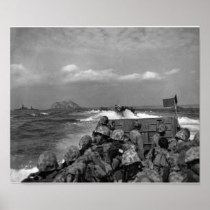 Marines Nadering Iwo Jima - WW2 - 1945 Poster